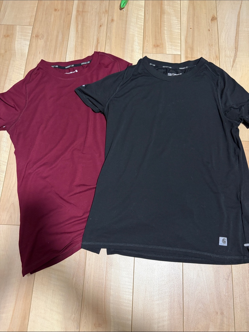 Set of two women’s carhartt tshirts